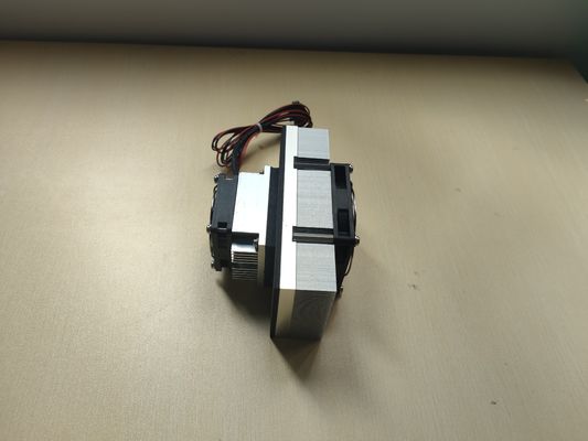 قوة التبريد 10W الجو إلى الهواء التجميع التبريد الحراري ATA010-05